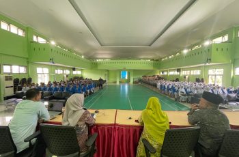 SMK-SMAK PADANG ADAKAN PEMBEKALAN INDUSTRI , HADIRKAN PT. HERBAL SALAM BEKASI