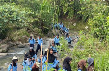 Kemah Mandiri Siswa SMK SMAK Padang Ajak Siswa Membangun Karakter Kemandirian