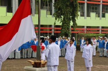 SMK SMAK PADANG MELAKUKAN UPACARA MEMPERINGATI HARI LAHIR PANCASILA 1 JUNI 2024