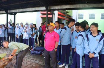 Guru dan Karyawan SMK SMAK Padang sembelih 3(tiga ) ekor sapi dan 5 (lima )ekor kambing di Hari Raya Idul Adha 1445 H tahun 2024.